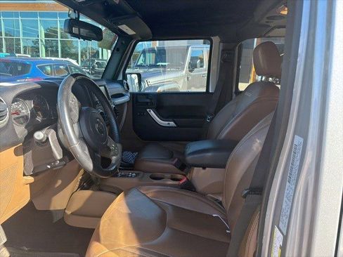 Used 2018 Jeep Wrangler Unlimited Sahara w/ Connectivity Group image 10