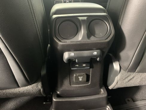 Used 2018 Jeep Wrangler Unlimited Sahara w/ Dual Top Group AWD/4WD image 32