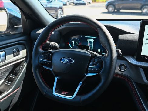 Used 2025 Ford Explorer ST AWD/4WD image 33