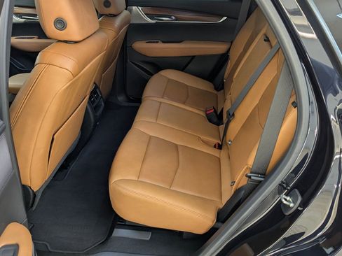 Used 2021 Cadillac XT5 Premium Luxury image 14