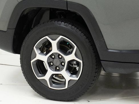 Used 2022 Jeep Compass Trailhawk w/ Trailhawk Convenience Group AWD/4WD image 24