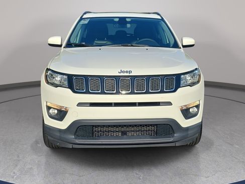 Used 2021 Jeep Compass Latitude w/ Sun and Sound Group AWD/4WD image 2