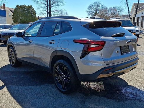 Used 2024 Chevrolet Trax ACTIV w/ Sunroof Package image 6