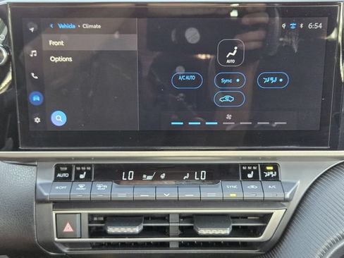 Used 2025 Toyota Camry XLE FWD image 18