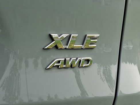 Used 2020 Toyota RAV4 XLE Premium AWD/4WD image 10