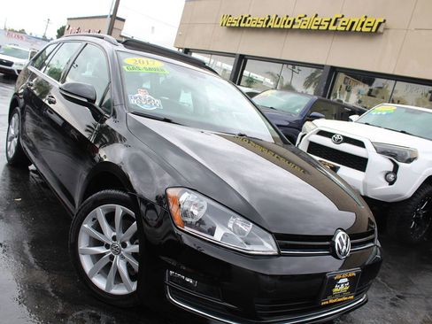 Used 2017 Volkswagen Golf SE image 38