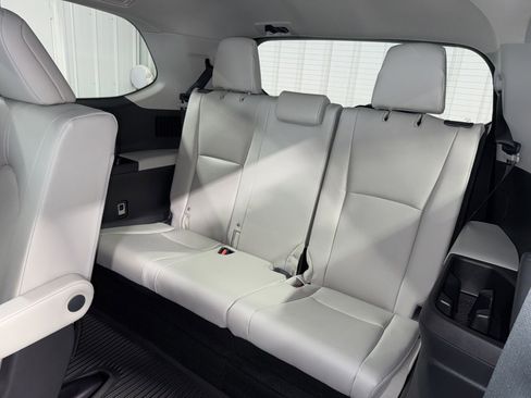 New 2026 Toyota Grand Highlander AWD Hybrid image 19