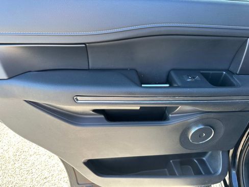 Certified 2024 Ford Expedition XLT image 28