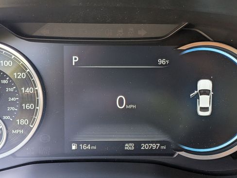 Used 2023 Genesis G70 2.0T RWD image 9