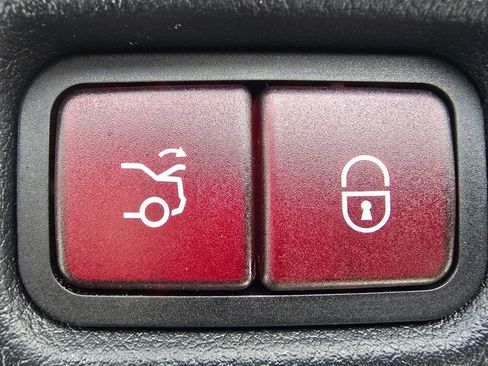 Certified 2025 Mercedes-Benz C 300 4MATIC Sedan image 18