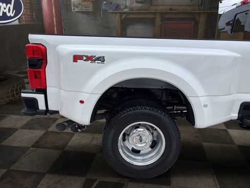 New 2026 Ford F350 Platinum w/ Platinum Plus Package AWD/4WD image 8