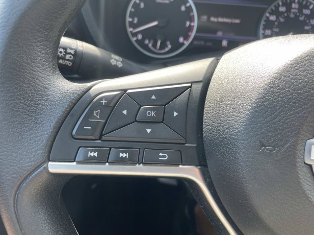 Used 2024 Nissan Sentra SV FWD image 29