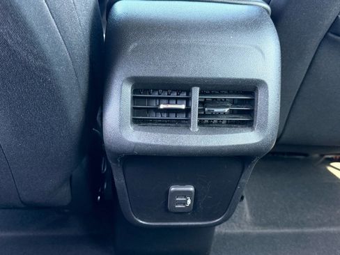 Used 2022 Chevrolet Equinox LS image 13