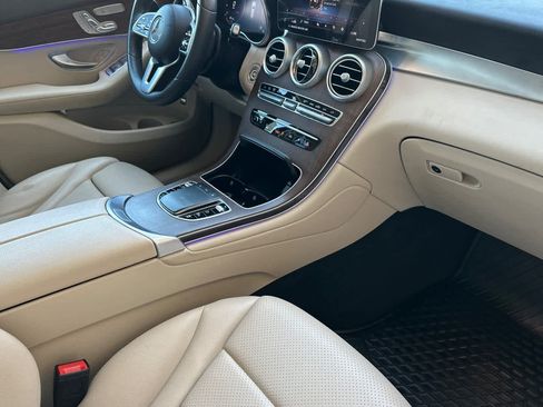 Used 2022 Mercedes-Benz GLC 300 4MATIC image 15