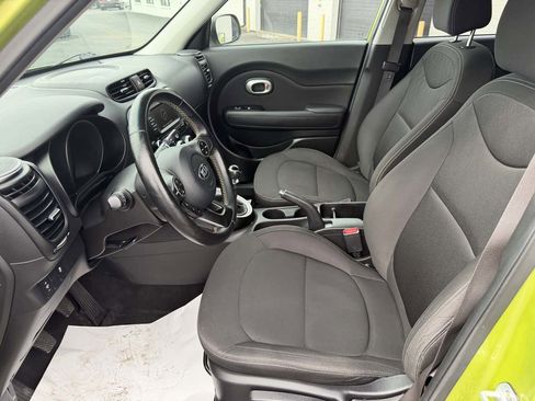 Used 2018 Kia Soul FWD image 11