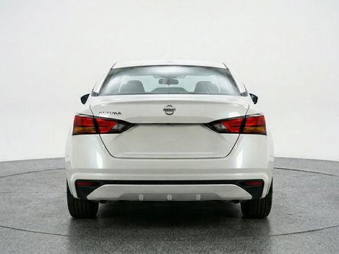 Used 2025 Nissan Altima 2.5 SV image 7
