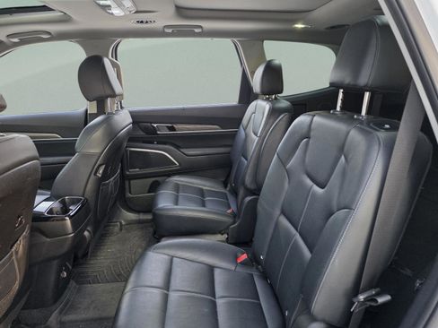 Used 2022 Kia Telluride SX w/ Nightfall Edition Package image 19