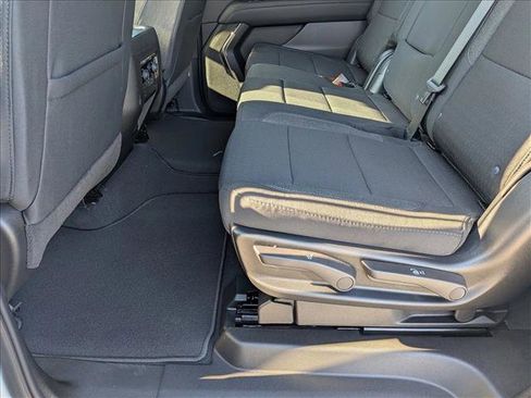 New 2026 Chevrolet Suburban LS image 16