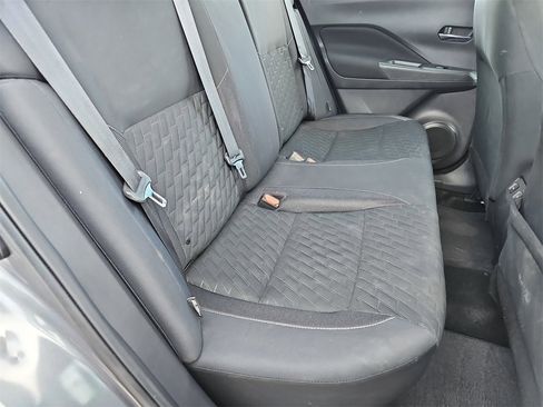 Used 2021 Nissan Kicks SV image 14