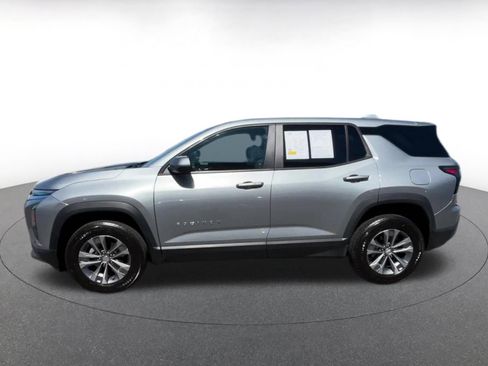Used 2025 Chevrolet Equinox LT FWD image 8