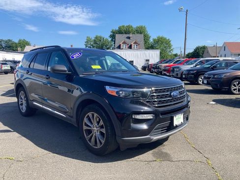 Used 2021 Ford Explorer XLT w/ Equipment Group 202A AWD/4WD image 1