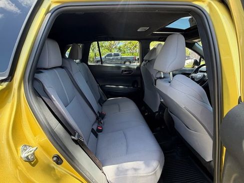 Used 2024 Toyota Corolla Cross AWD Hybrid w/ Moonroof Package image 15