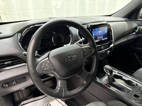 Used 2023 Chevrolet Traverse LT FWD image 25