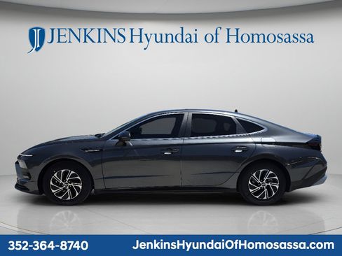 New 2026 Hyundai Sonata Blue FWD image 9