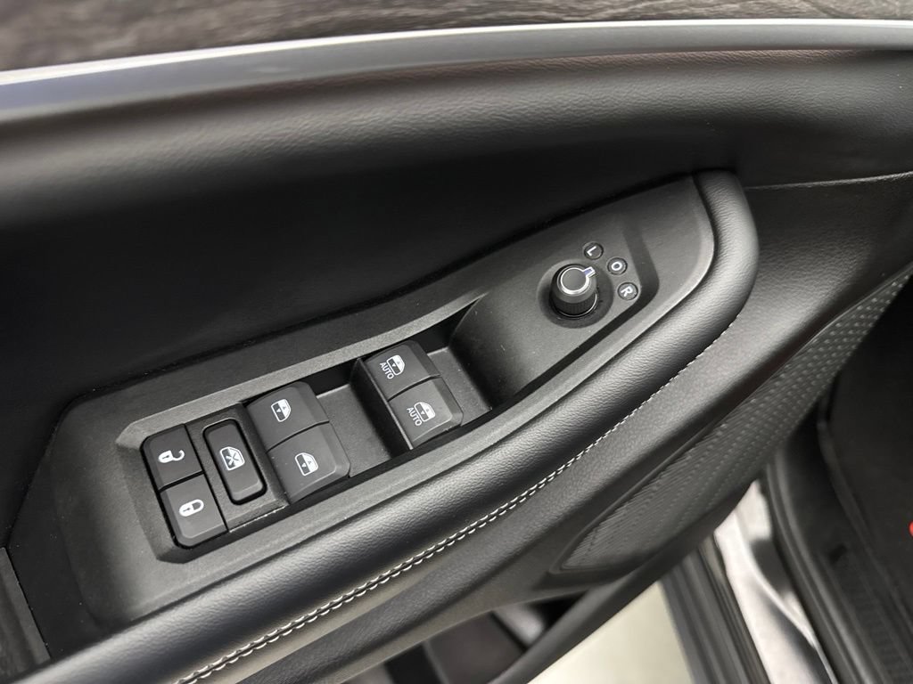 Used 2024 Jeep Grand Cherokee Limited AWD/4WD image 25