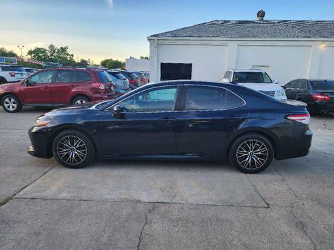 Used 2020 Toyota Camry LE FWD image 2