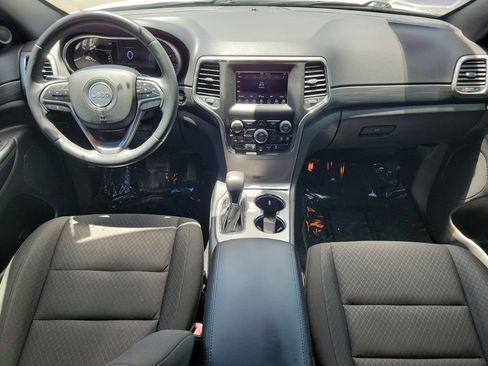 Used 2019 Jeep Grand Cherokee Laredo RWD image 13