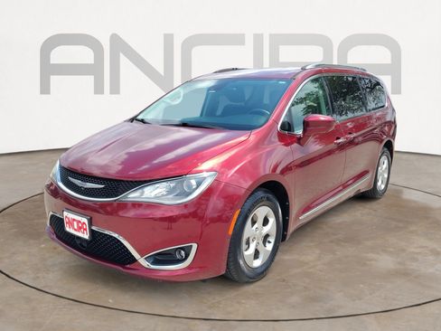 Used 2017 Chrysler Pacifica Touring-L Plus w/ Advanced Safetytec Group FWD image 8