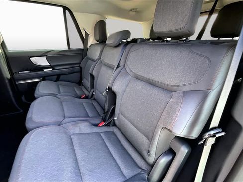 Used 2025 Ford Expedition Active AWD/4WD image 21