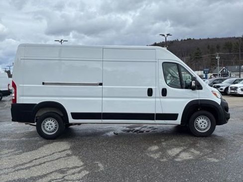 Used 2025 RAM ProMaster 2500 w/ Convenience Group image 8