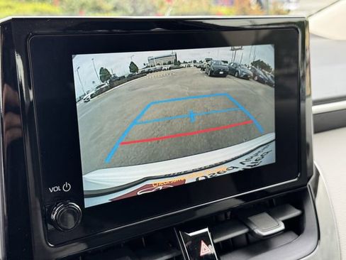 Used 2025 Toyota Corolla XLE image 18