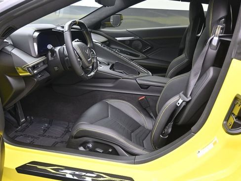 Used 2023 Chevrolet Corvette Z06 RWD image 13