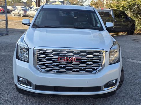 Used 2020 GMC Yukon XL Denali w/ Open Road Package image 3