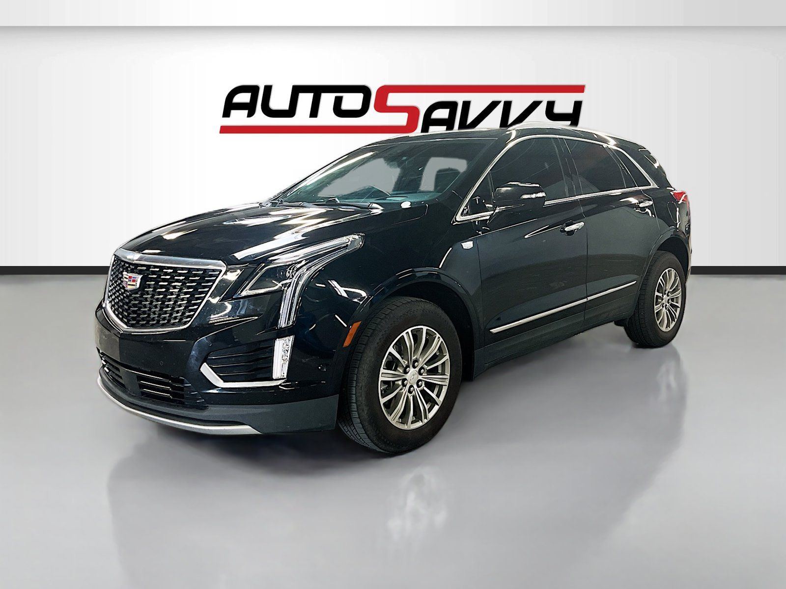 Used 2023 Cadillac XT5 Premium Luxury w/ Technology Package AWD/4WD image 3