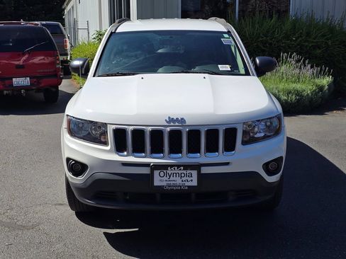 Used 2014 Jeep Compass Sport w/ Power Value Group FWD image 2