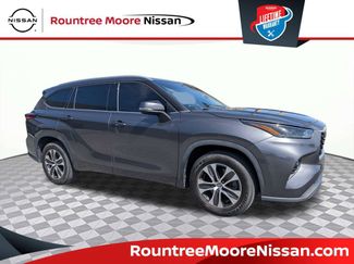 Used 2022 Toyota Highlander XLE FWD video 1