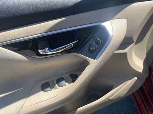 Used 2014 Nissan Altima 2.5 SV FWD image 12