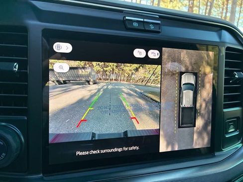 Used 2025 Ford F350 Platinum w/ FX4 Off-Road Package image 32