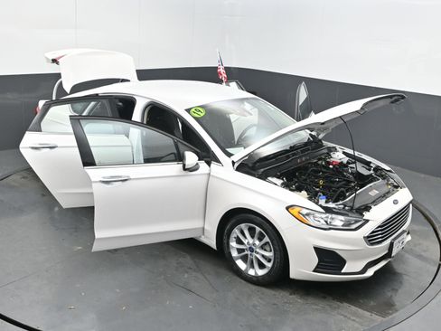 Used 2019 Ford Fusion SE image 38