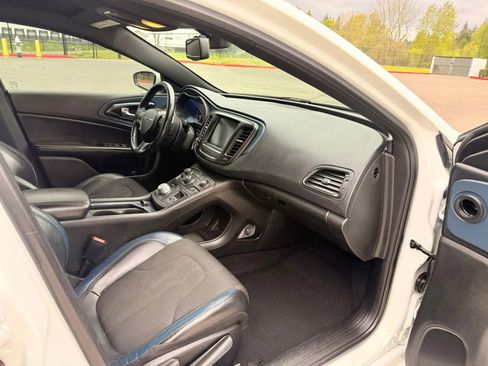 Used 2015 Chrysler 200 S FWD image 11