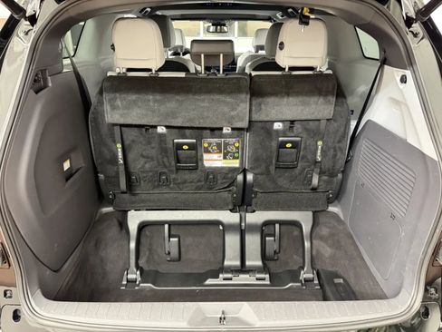 Used 2021 Toyota Sienna XSE AWD/4WD image 32