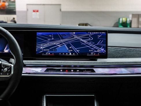 Certified 2023 BMW 760i xDrive w/ Parking Assistance Package image 15