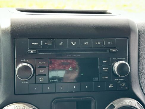 Used 2017 Jeep Wrangler Unlimited Sport w/ Connectivity Group image 21