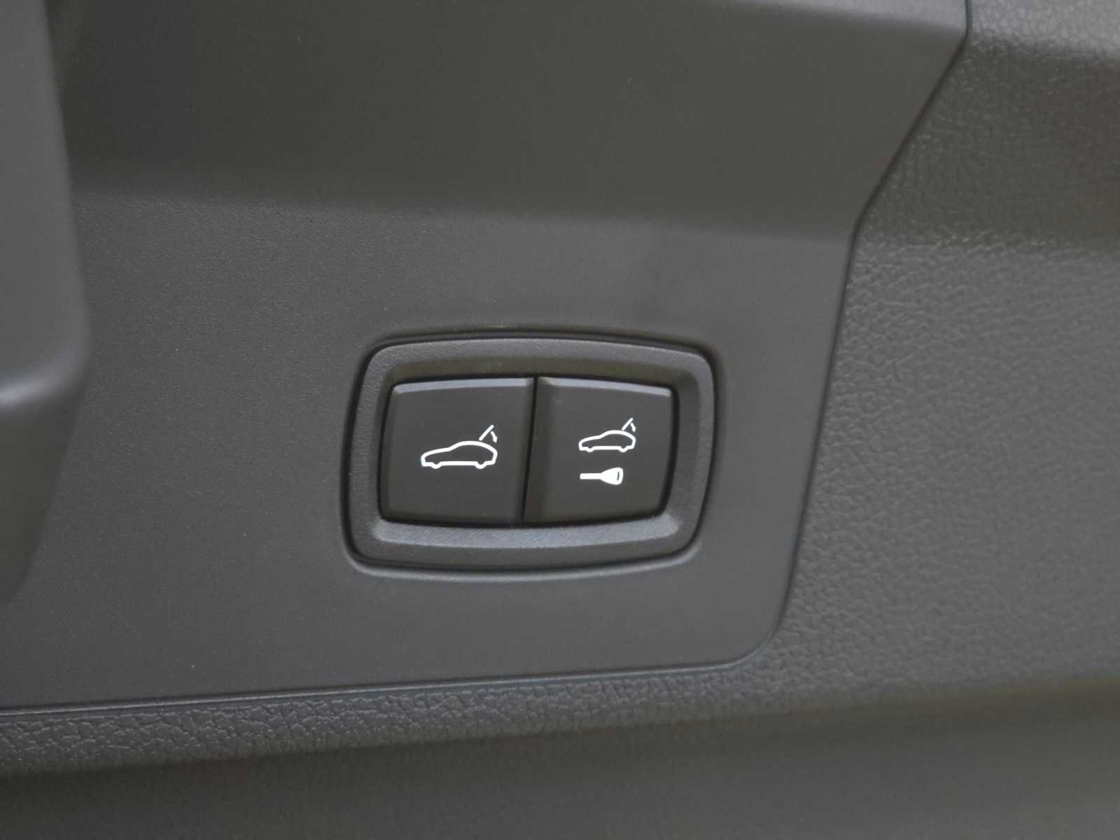 Used 2025 Porsche Panamera 4 AWD/4WD image 15