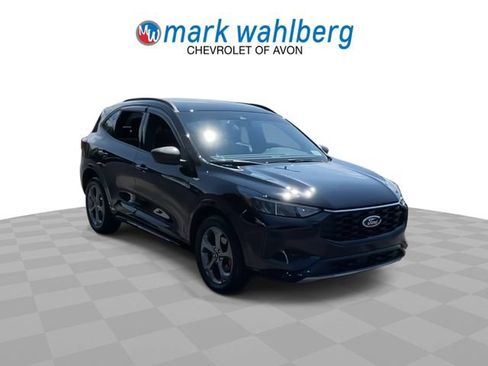 Used 2023 Ford Escape ST-Line w/ Tech Pack #1 AWD/4WD image 2