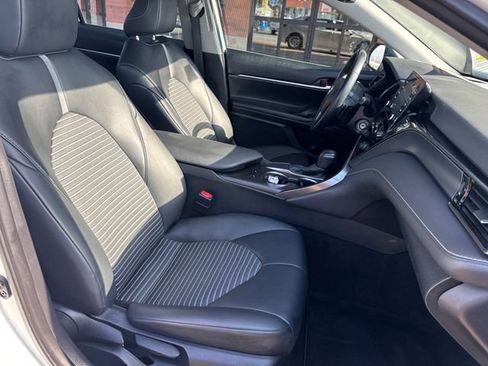 Used 2023 Toyota Camry SE FWD image 11